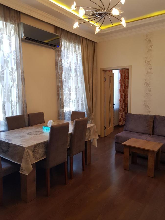 Central Baku Luxury Apartment On Nizami Street Bagian luar foto