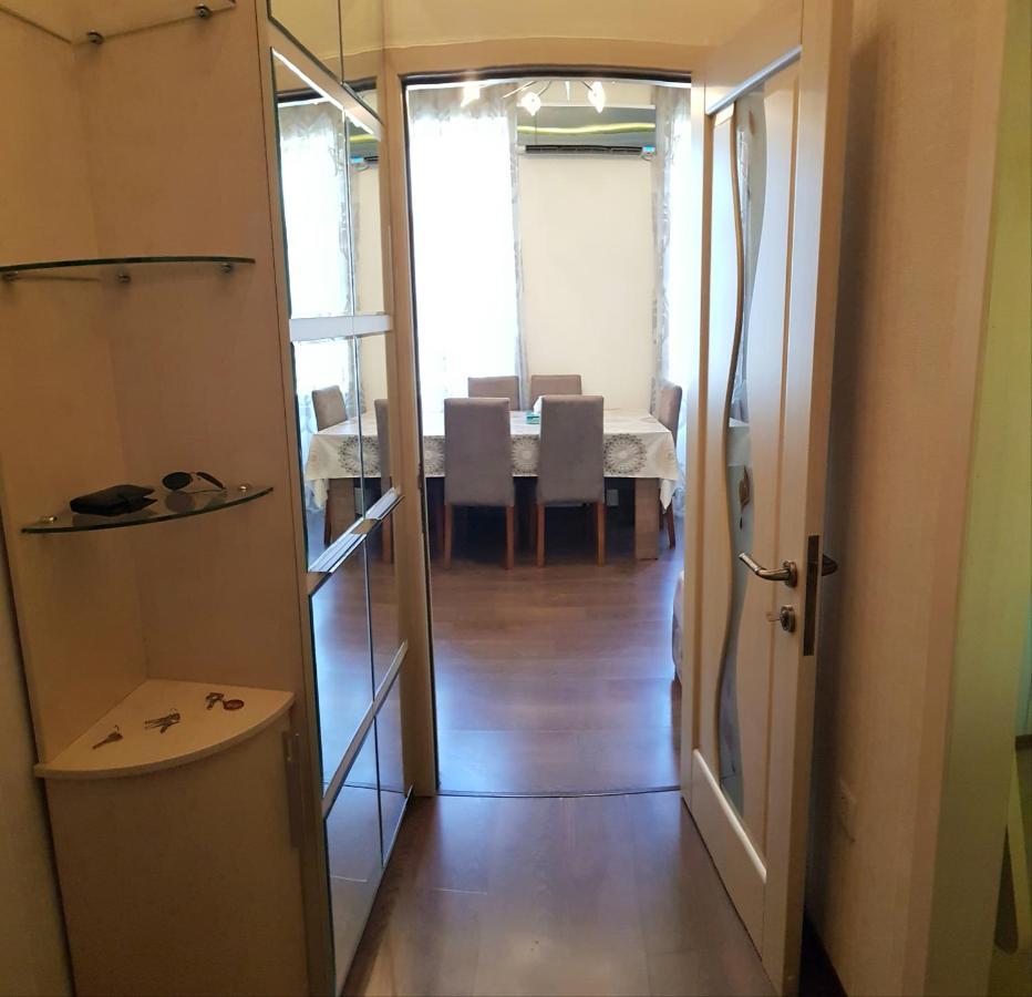 Central Baku Luxury Apartment On Nizami Street Bagian luar foto